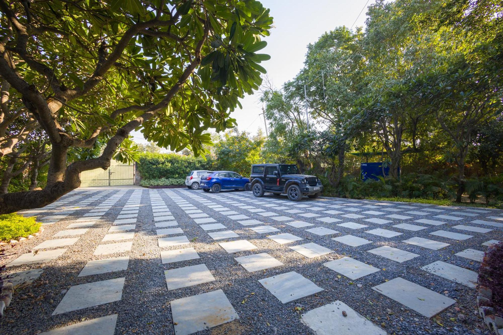 Willa Elivaas Hidden Oasis 4Bhk With Pool, Mud House & Container House Dhauj Zewnętrze zdjęcie